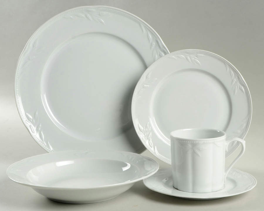 Whisper White 5 Piece Place Setting by Studio Nova-1