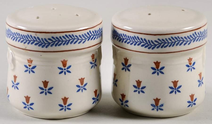 Country Field Salt & Pepper Set by Sanyei-1