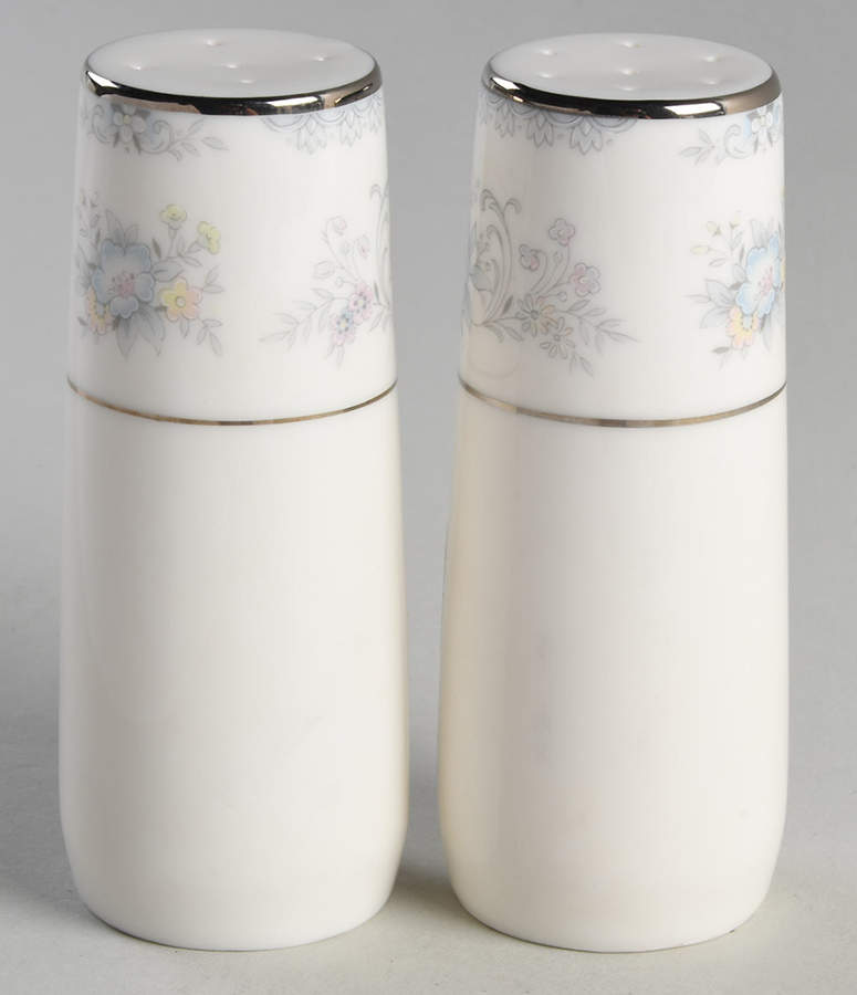 Amy (Japan) Salt & Pepper Set by Society (Japan)-1