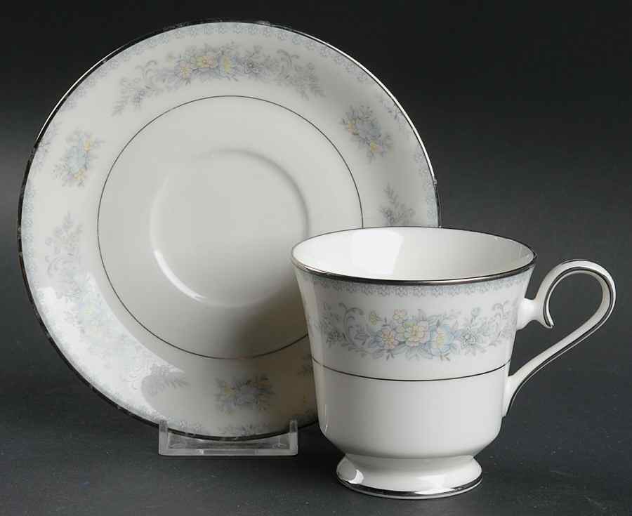 Amy (Japan) Footed Cup & Saucer Set by Society (Japan)-1