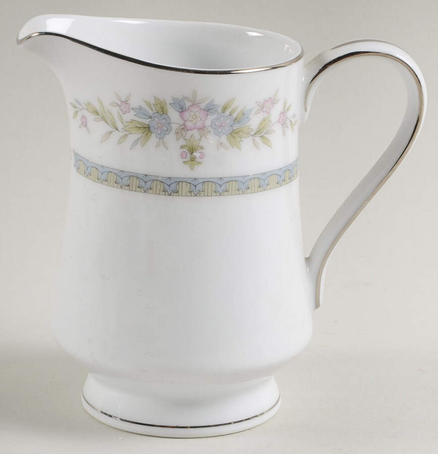 Shelly (Japan) Creamer by Society (Japan)-1