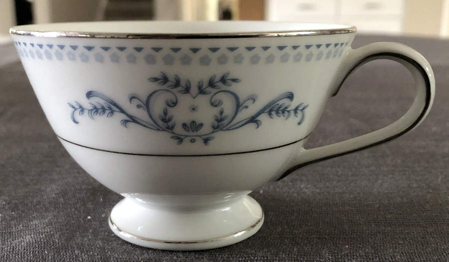 2470 Footed Cup by Sone-1