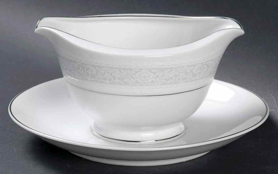Stream Gravy Boat with Attached Underplate by Sone-1