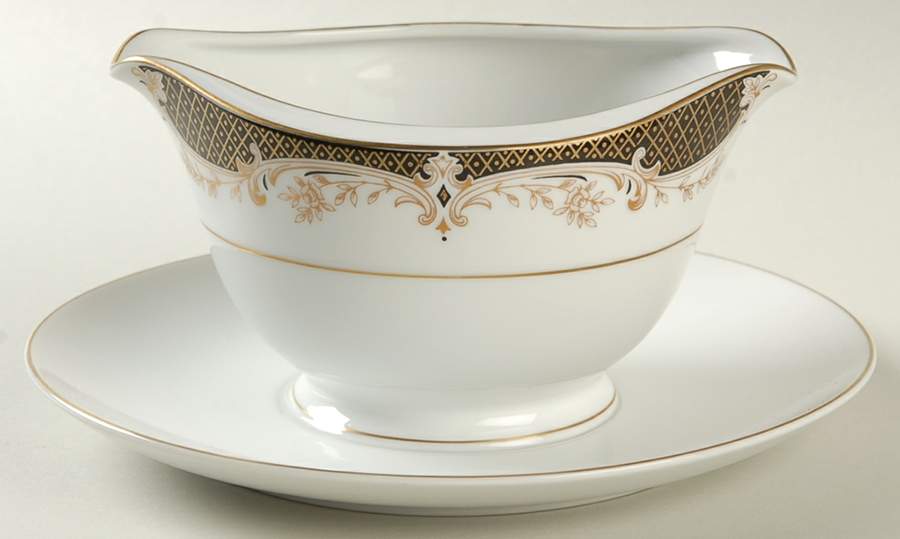 2477 Gravy Boat with Attached Underplate by Sone-1