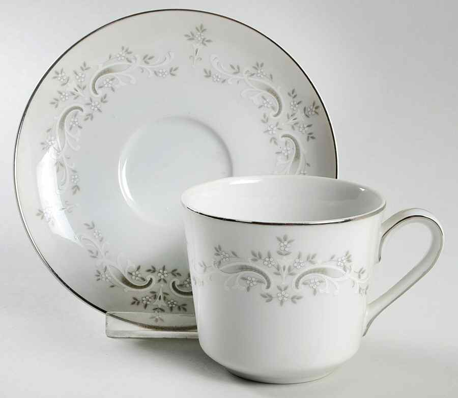 Mealy Flat Cup & Saucer Set by Sone-1