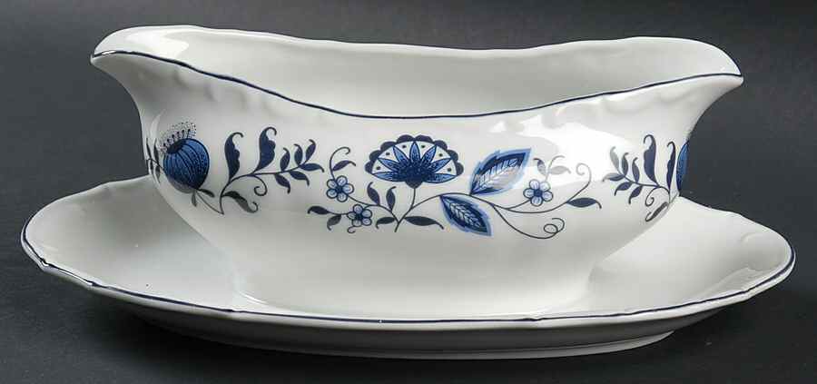 3318 Gravy Boat with Attached Underplate by Sone-1