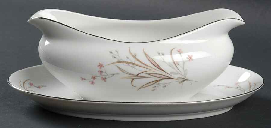 Capri Gravy Boat with Attached Underplate by Sone-1