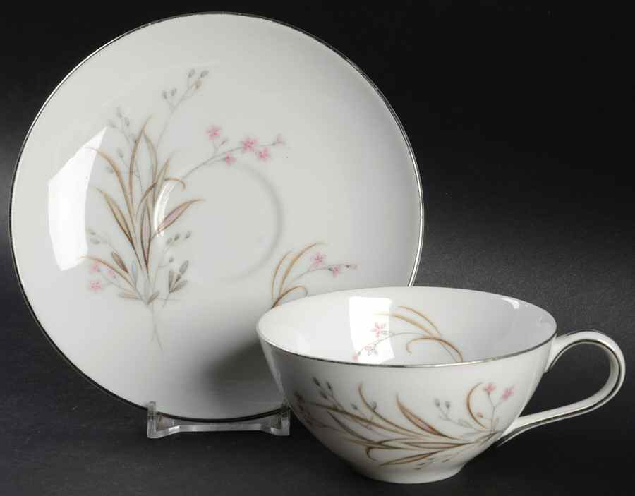 Capri Flat Cup & Saucer Set by Sone-1