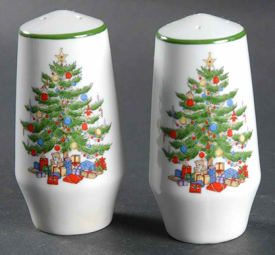 Christmas Tree Salt & Pepper Set by Sone-1