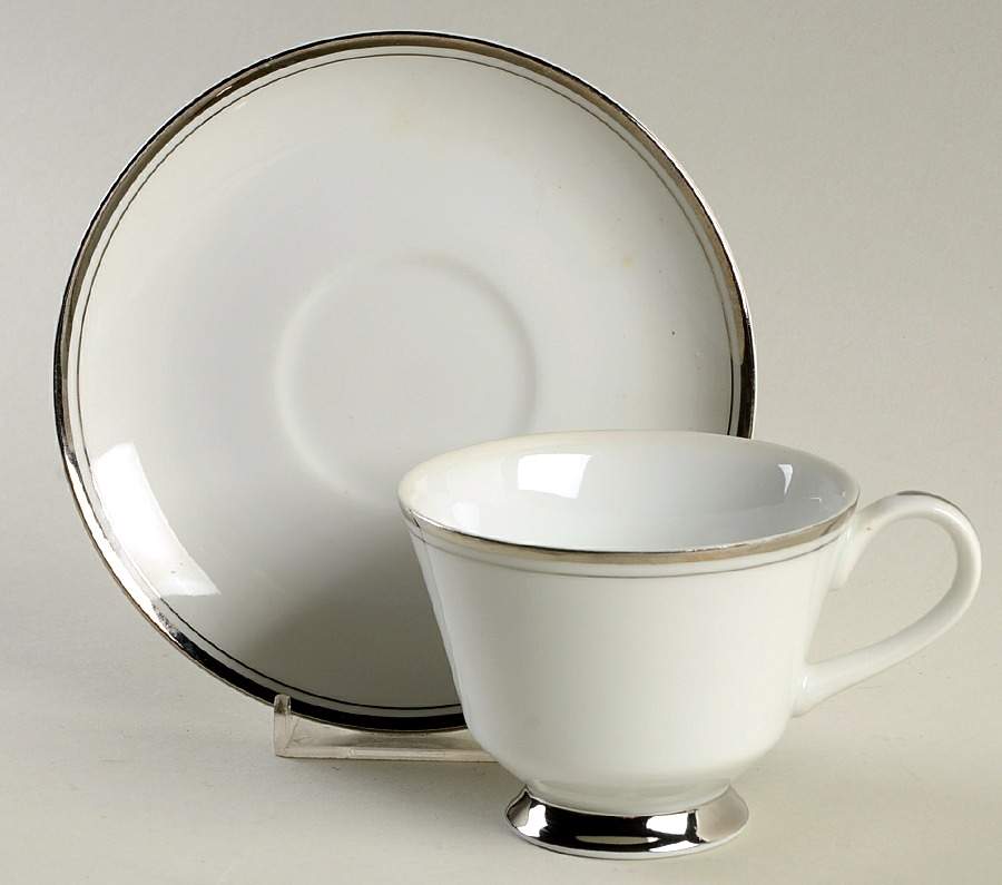 Elegance Footed Cup & Saucer Set by Sone-1