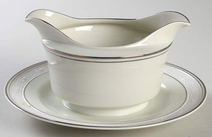 Mars Gravy Boat with Attached Underplate by Sone-1