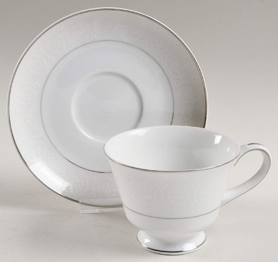 Moderne Footed Cup & Saucer Set by Sone-1