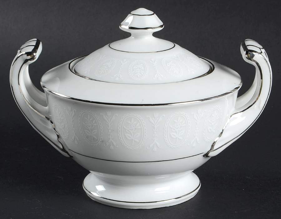 Moderne Sugar Bowl & Lid by Sone-1