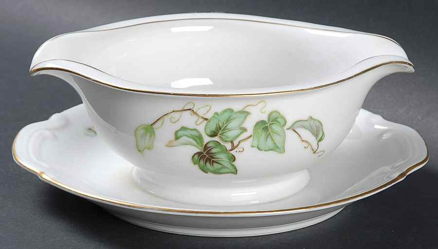 Moss Ivy Gravy Boat with Attached Underplate by Sone-1