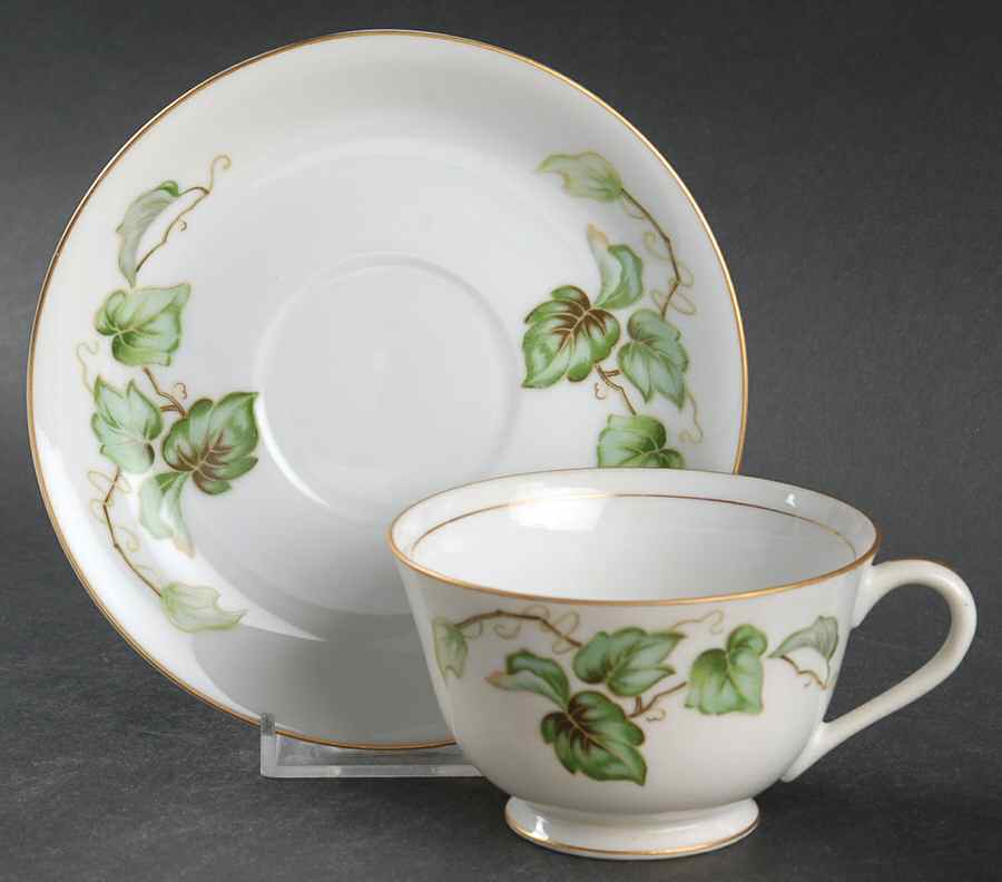 Moss Ivy Footed Cup & Saucer Set by Sone-1
