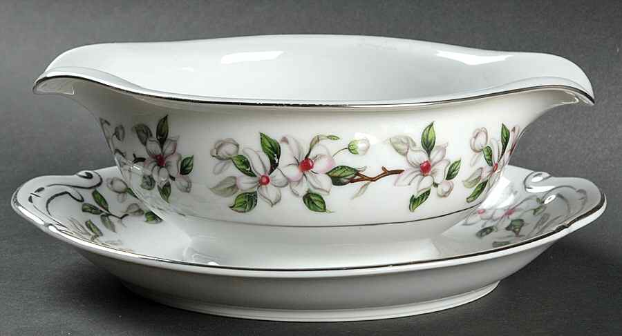 Pamela (Platinum Trim) Gravy Boat with Attached Underplate by Sone-1