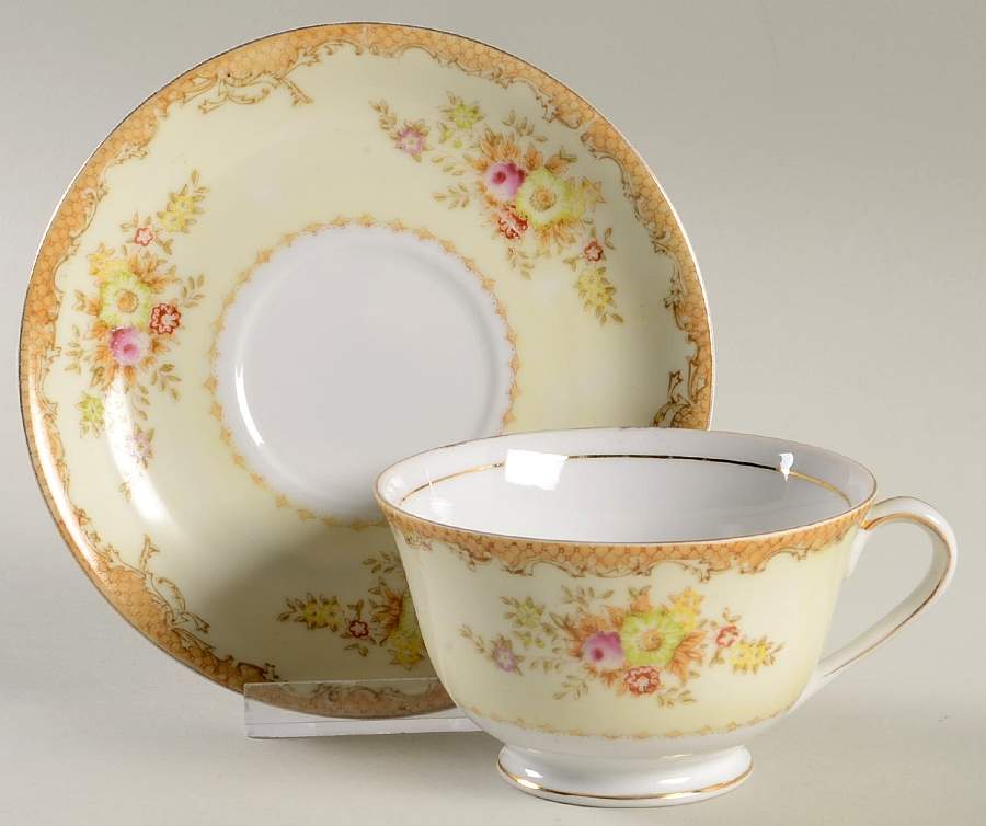 SON13 Footed Cup & Saucer Set by Sone-1