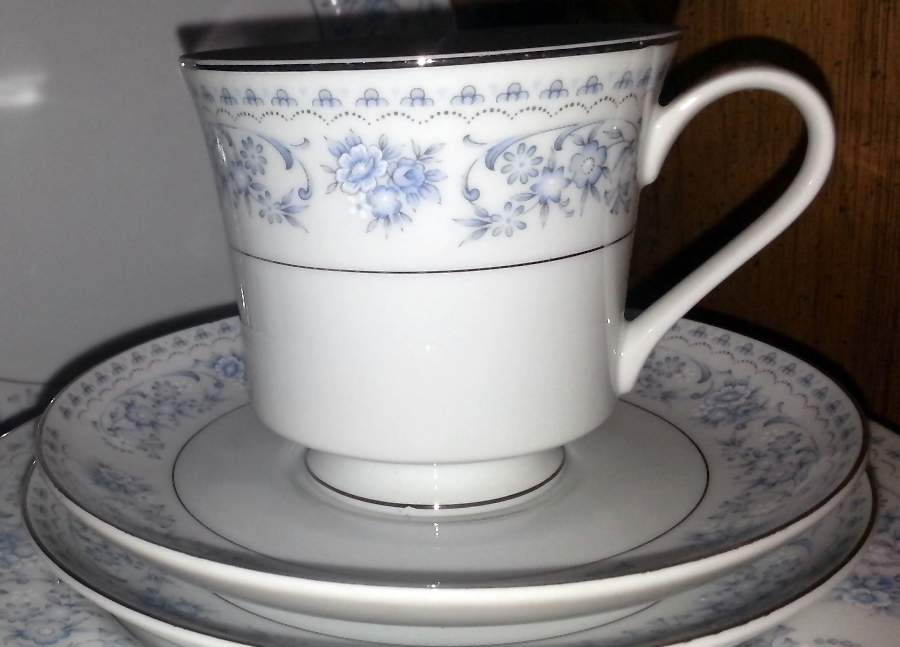 SON14 Footed Cup & Saucer Set by Sone-1