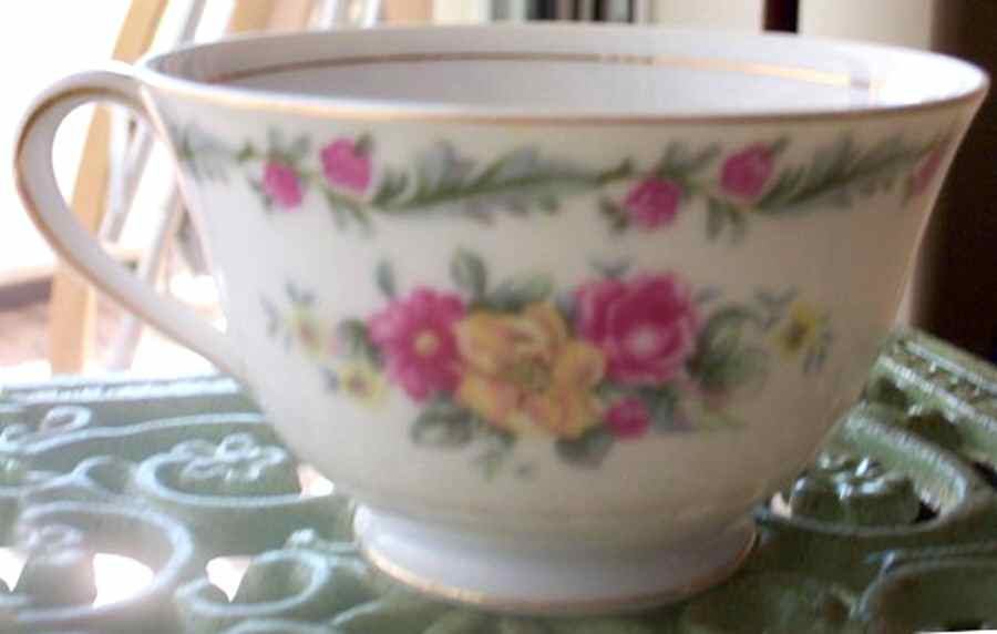 SON18 Footed Cup by Sone-1