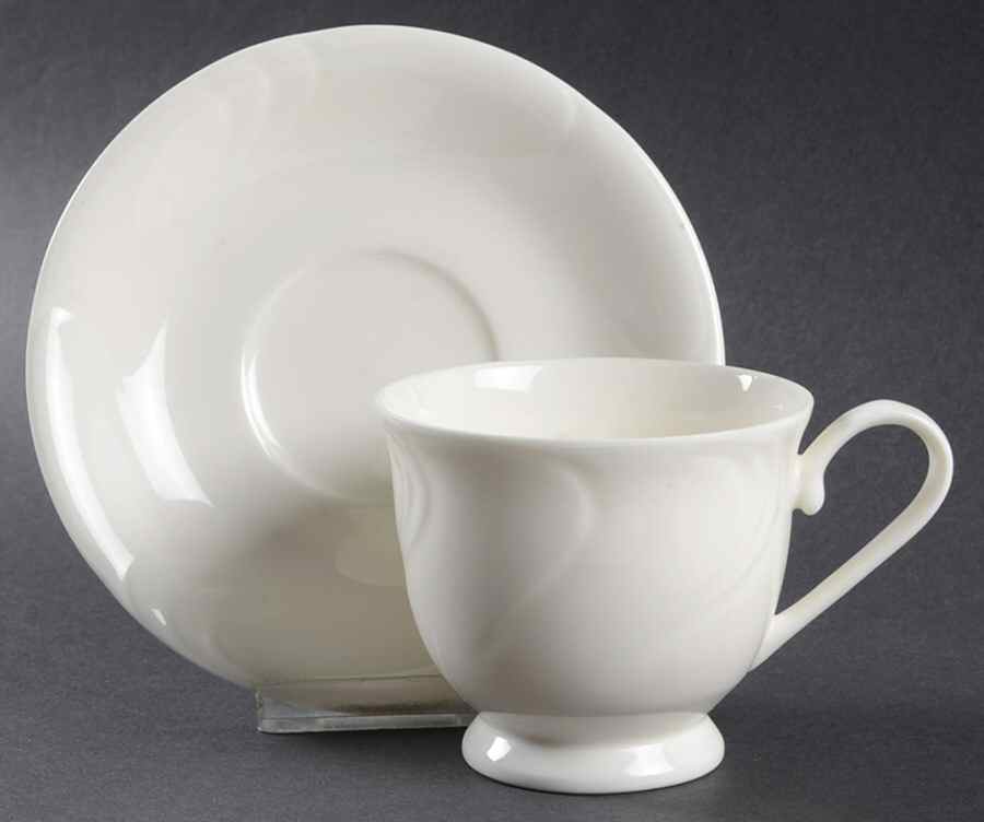 Symphony Footed Cup & Saucer Set by Sone-1