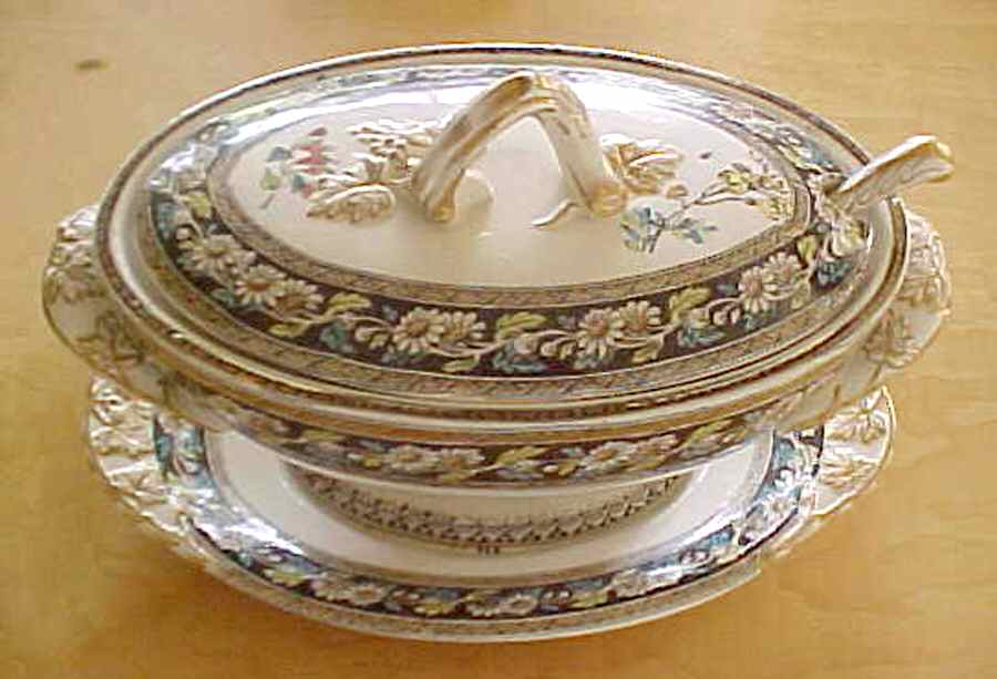 Daisy (Brown-Multicolor) Sauce Boat & Lid & Underplate & Ladle by Spode-1