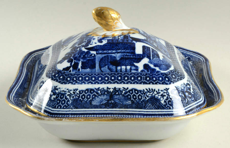Queen Charlotte (Scalloped, Gold Trim) Square Covered Vegetable by Spode-1