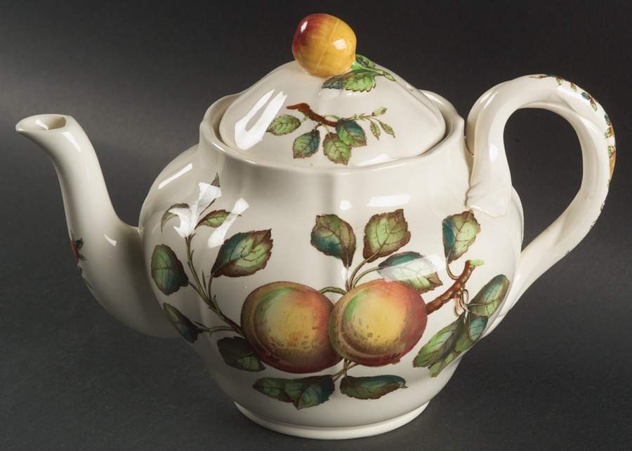 Apple Teapot & Lid by Spode-1