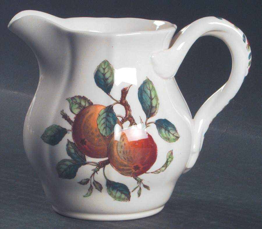 Apple 12 Oz Jug by Spode-1