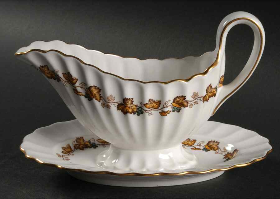 Ardsley Gravy Boat with Attached Underplate by Spode-1