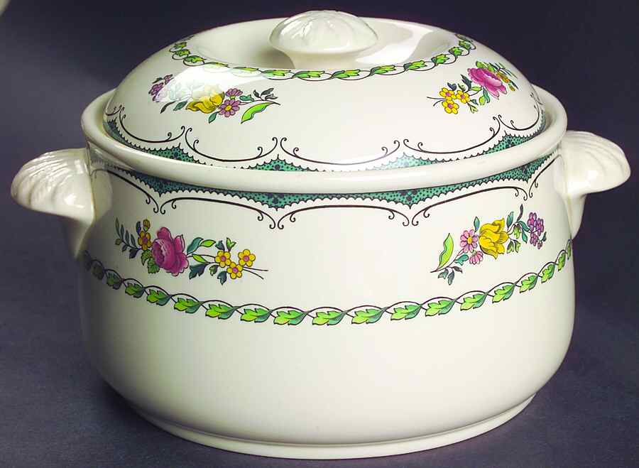 Avondale 1.75 Qt Round Covered Casserole by Spode-1