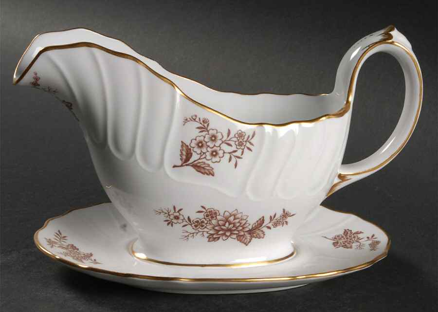 Berkshire Gravy Boat with Attached Underplate by Spode-1