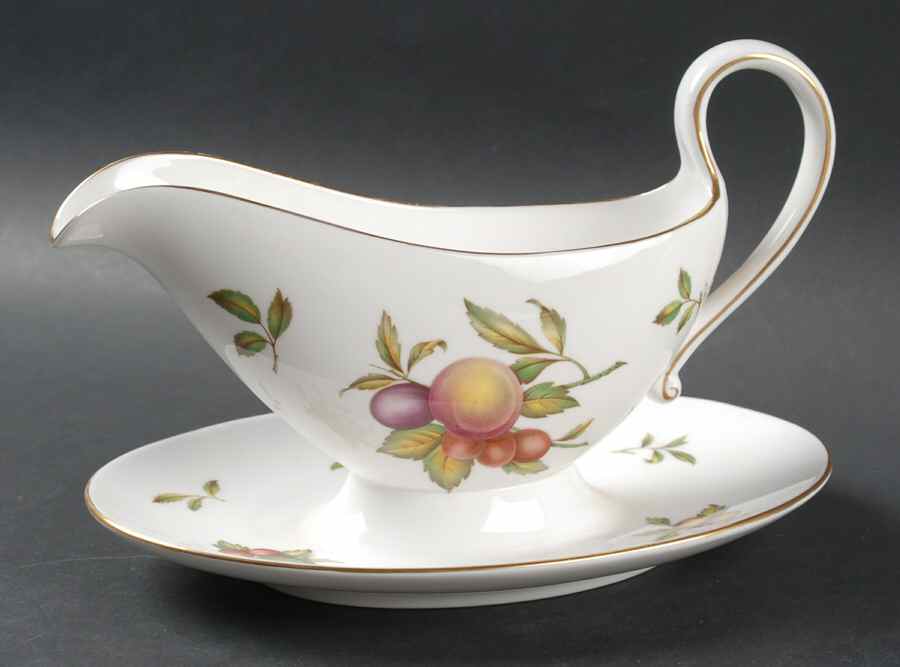 Blenheim Gravy Boat with Attached Underplate by Spode-1