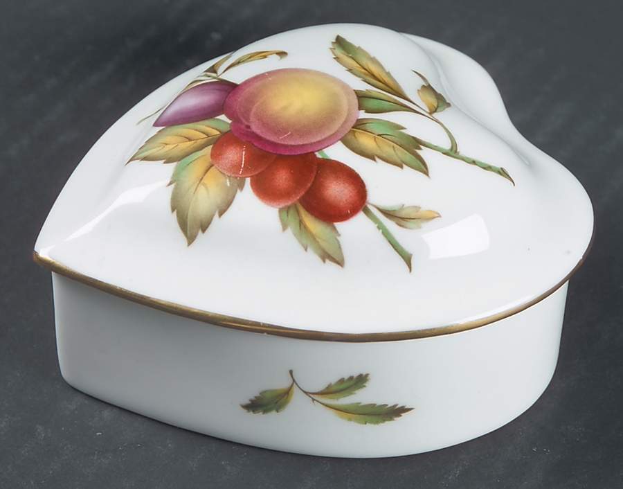 Blenheim Heart Shape Box & Lid by Spode-1