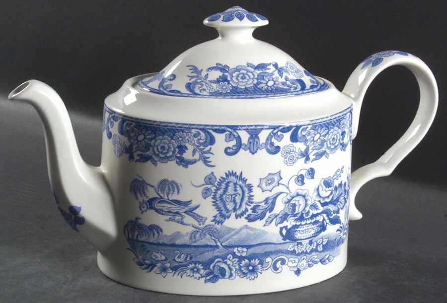 Blue Room Collection Teapot & Lid by Spode-1