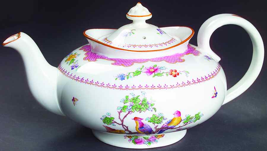 Brompton Pink Teapot & Lid by Spode-1