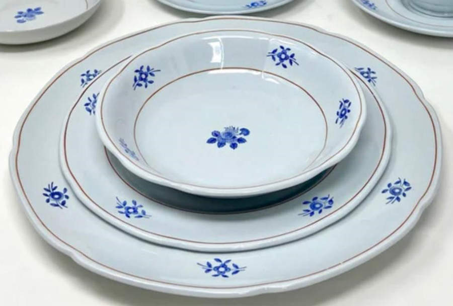 Cape Cod Dinner Plate by Spode-1