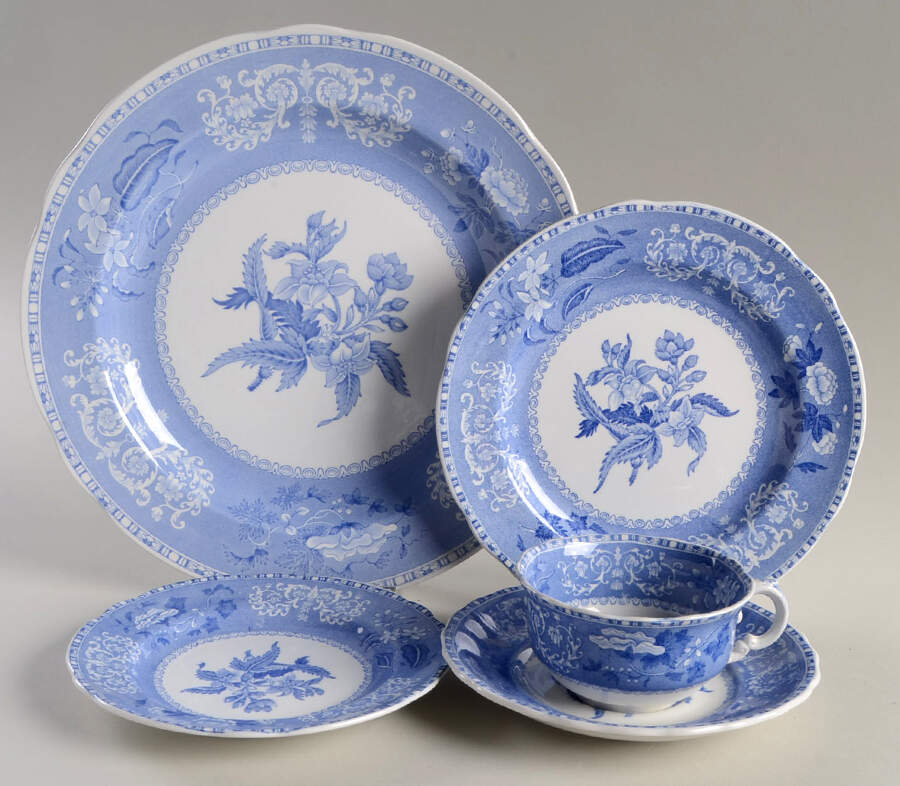 Camilla Blue (Earthenware, Scalloped) 40 Piece Estate Set by Spode-1