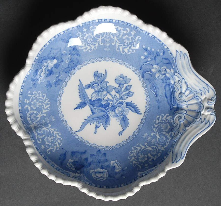 Camilla Blue (Earthenware, Scalloped) Large Shell Shaped Dish by Spode-1