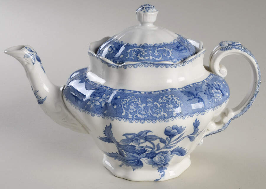 Camilla Blue (Earthenware, Scalloped) Small Teapot & Lid by Spode-1