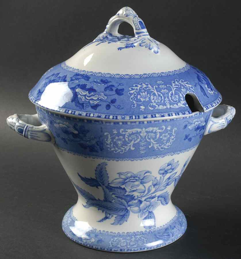 Camilla Blue (Earthenware, Scalloped) Canterbury Set, Center Only with Lid by Spode-1
