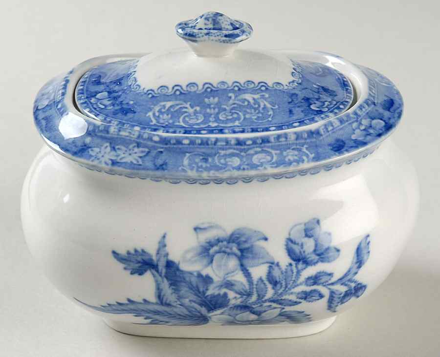 Camilla Blue (Earthenware, Scalloped) Sugar Bowl & Lid by Spode-1