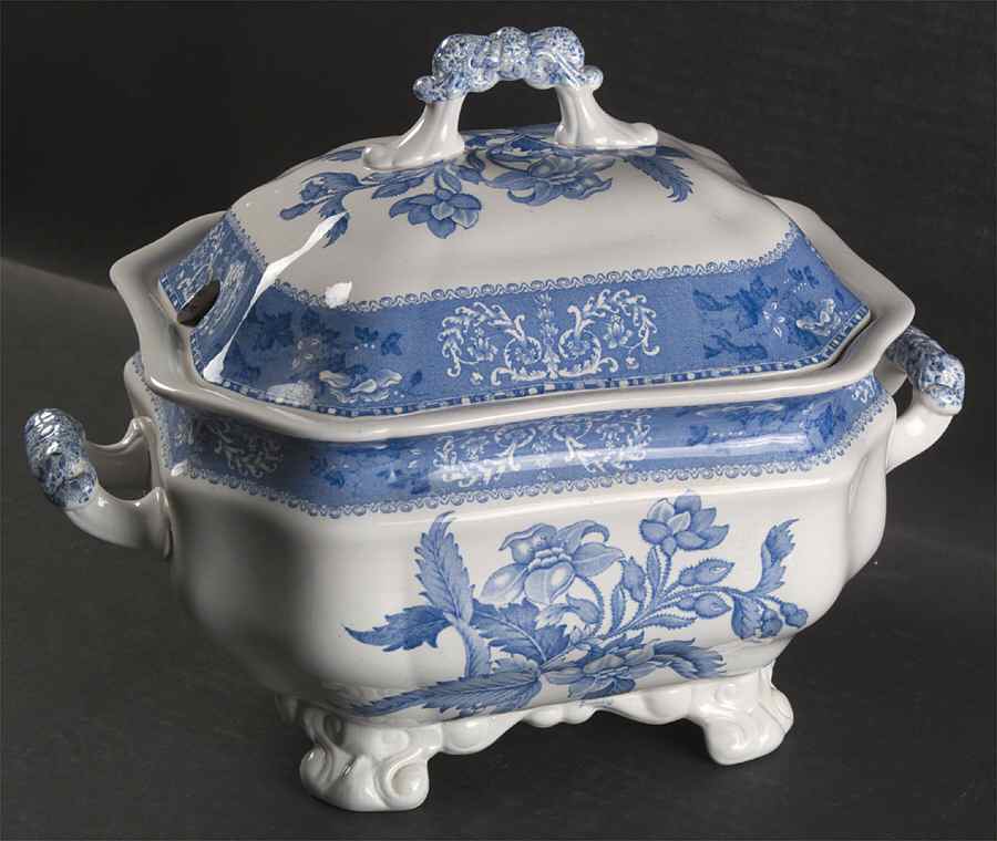 Camilla Blue (Earthenware, Scalloped) Rectangular Tureen & Lid by Spode-1