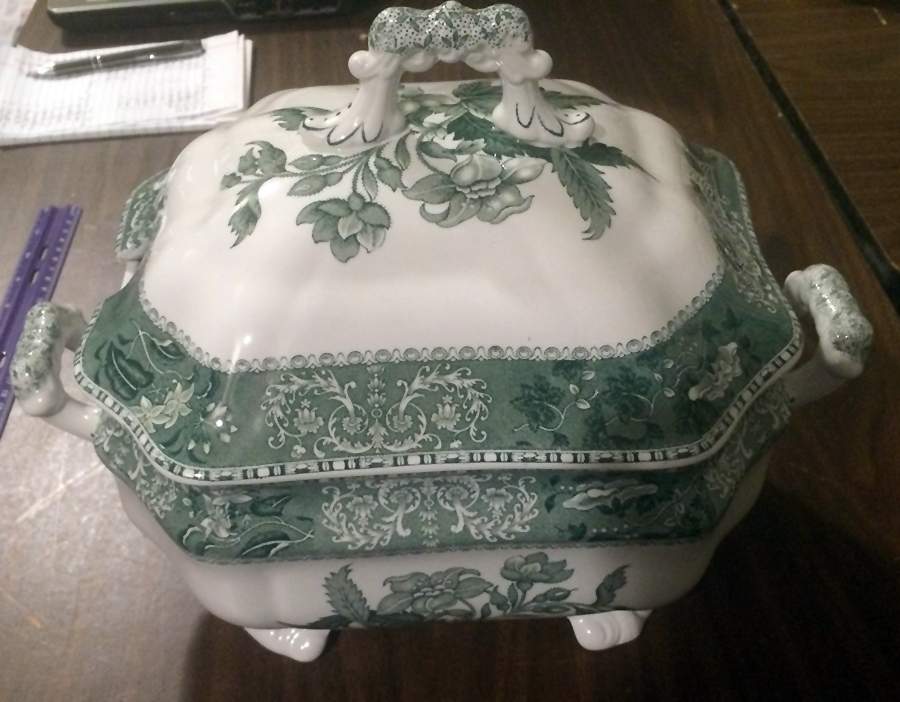 Camilla Light Green (Earthenware, Scallop) Tureen &  Lid by Spode-1
