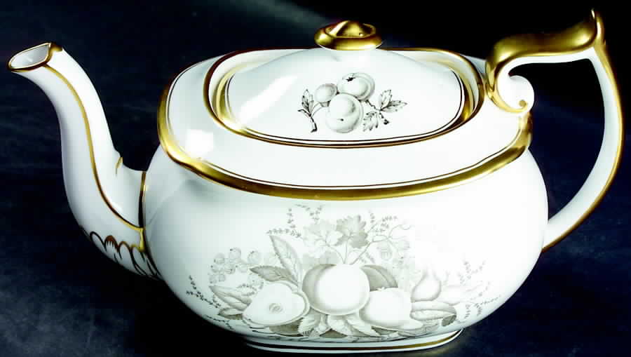 Chatham (Gold Trim) Teapot & Lid by Spode-1