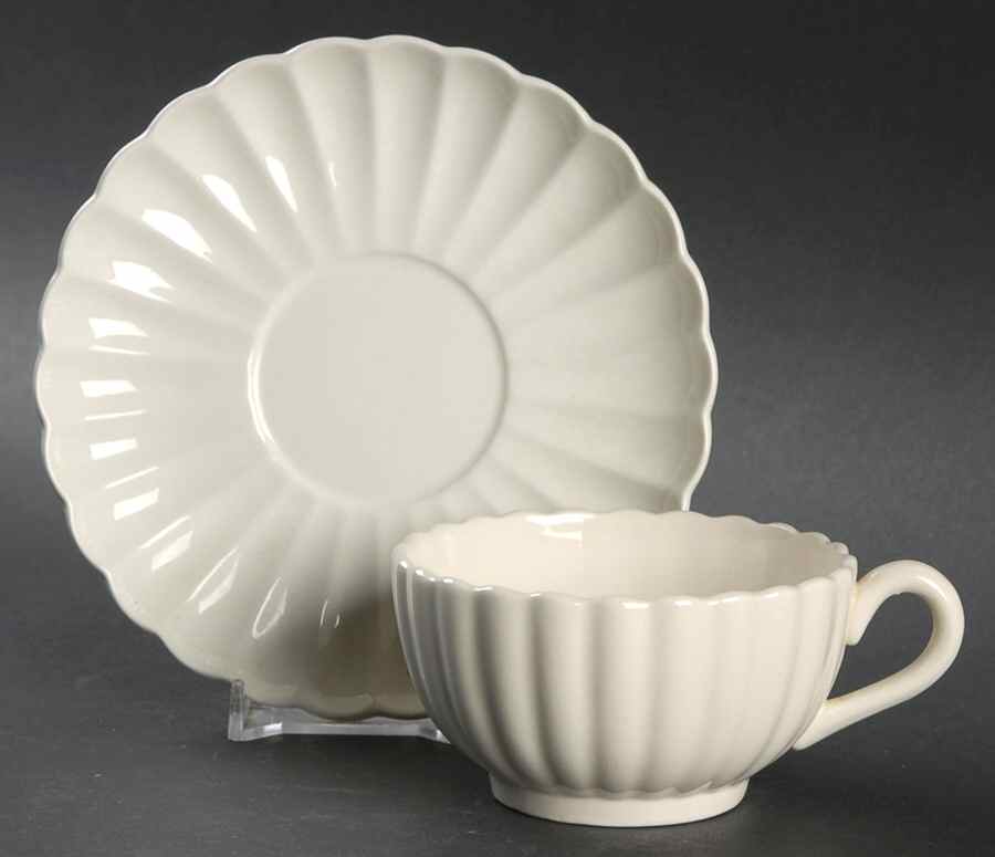 Chelsea Footed Cup & Saucer Set by Spode-1