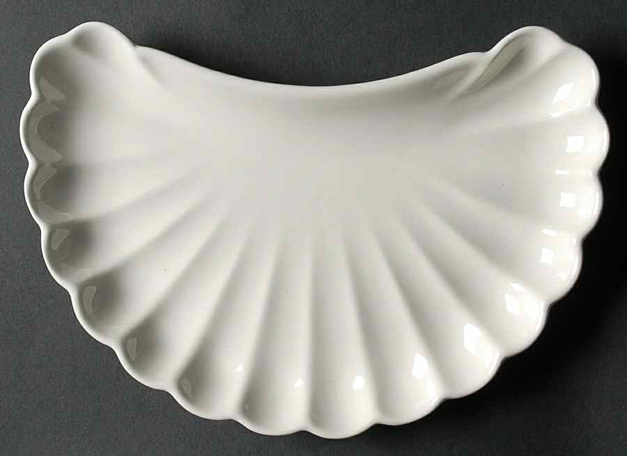 Chelsea Crescent Salad Plate by Spode-1