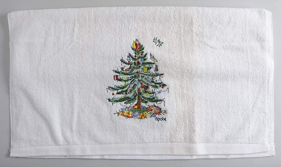 Christmas Tree Bath Towel by Spode-1