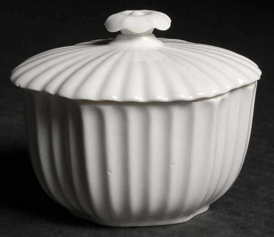 Chelsea White Mini Sugar Bowl & Lid by Spode-1