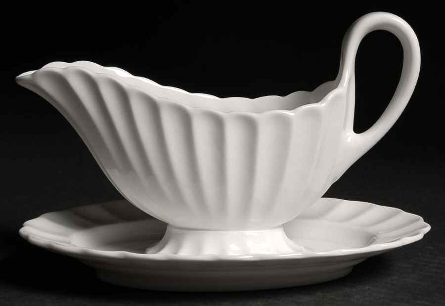 Chelsea White Gravy Boat with Attached Underplate by Spode-1