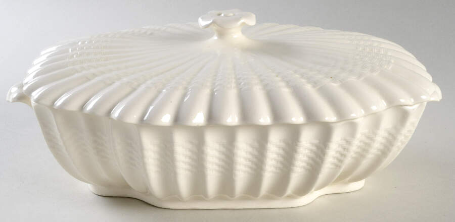 Chelsea Wicker Oval Covered Vegetable by Spode-1